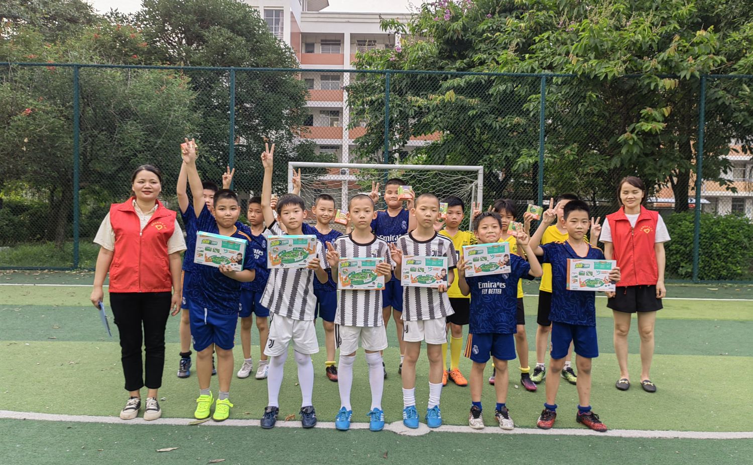 长泰区新时代文明实践中心开展“全民健身-发扬体育精神，展示青春风采 ”足球比赛活动
