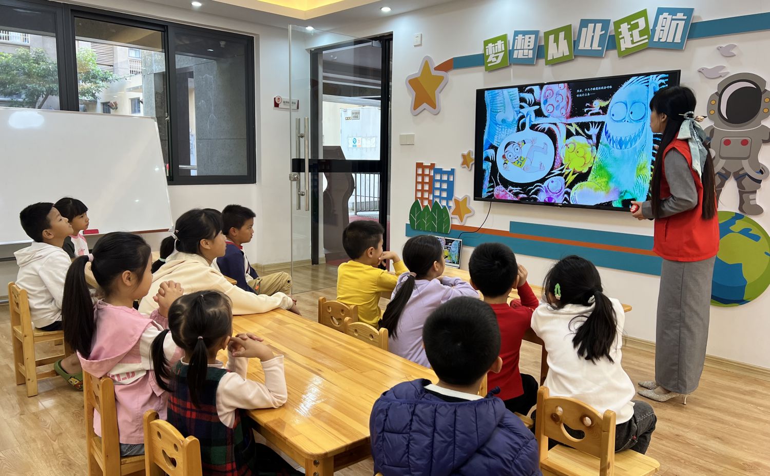 长泰区新时代文明实践中心开展“爱阅读  '悦'游戏”公益课